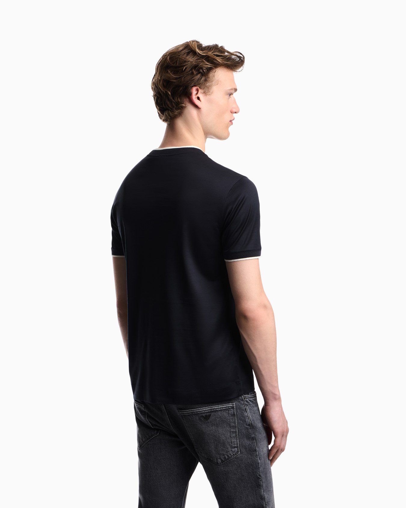 Camiseta slim fit de punto mezcla de lyocell con bordado de águila degradado Diapositiva 6