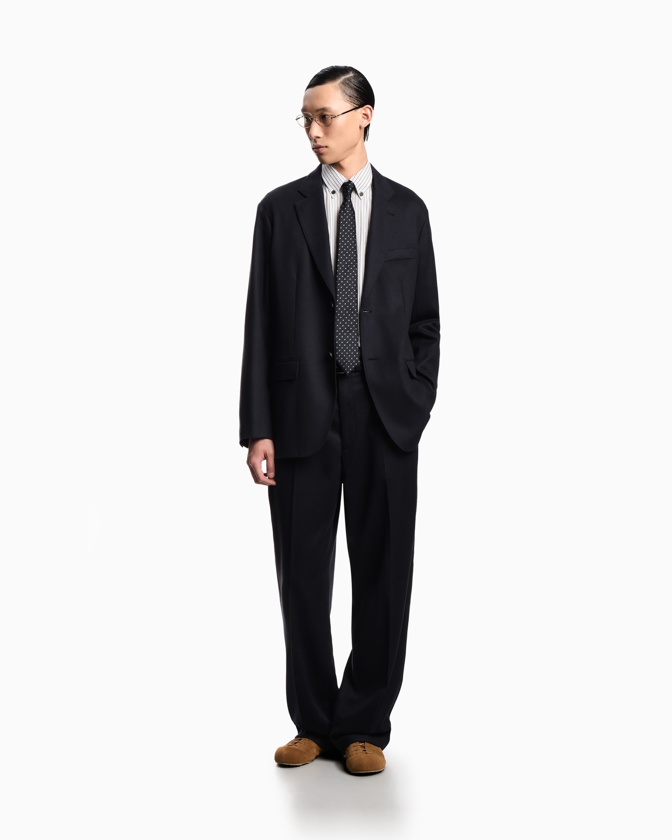 Single-breasted blazer in virgin wool cloth 슬라이드 2