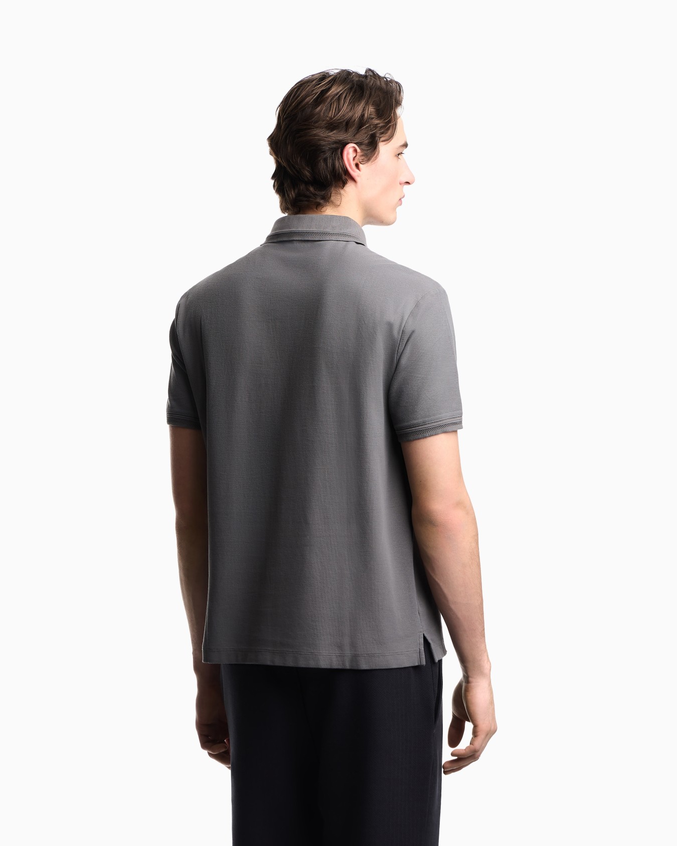 Polo de piqué con bordado de escudo Diapositiva 3