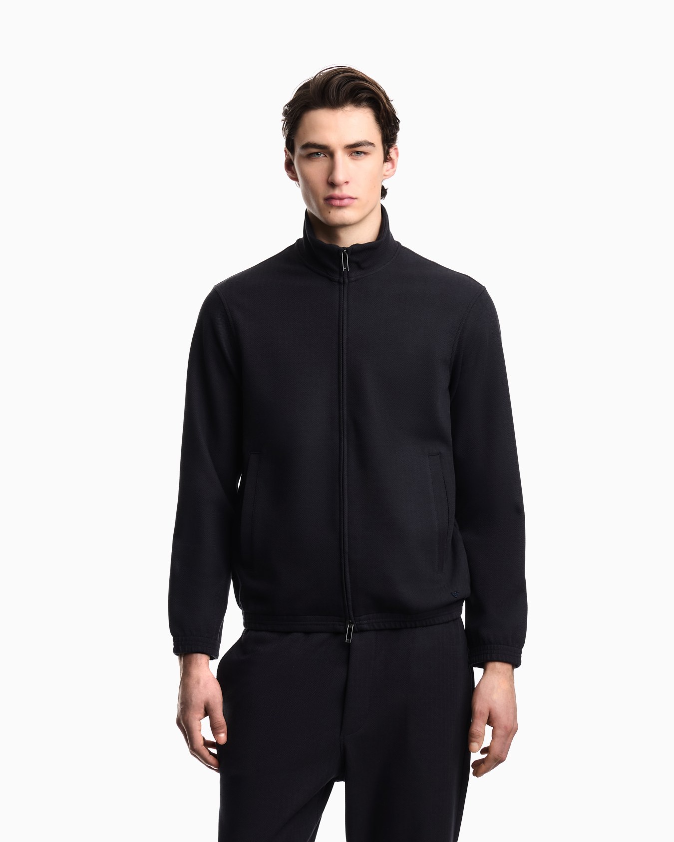 Sweatshirt aus Interlock-Jersey aus einer Lyocell-Mischung in Jacquard-Stoff-Verarbeitung mit durchgehendem Reißverschluss  Folie 3