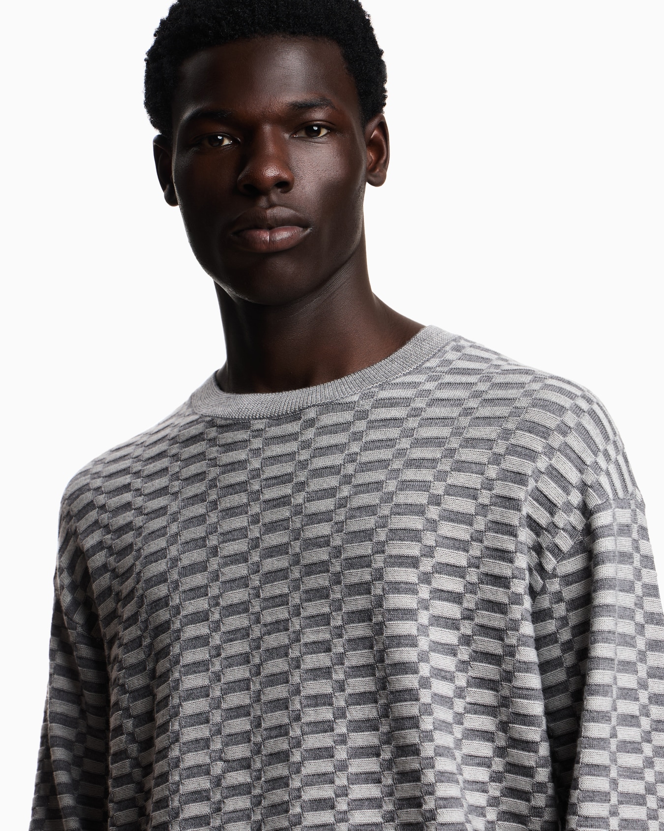 Optical textured virgin wool sweater Slide 4