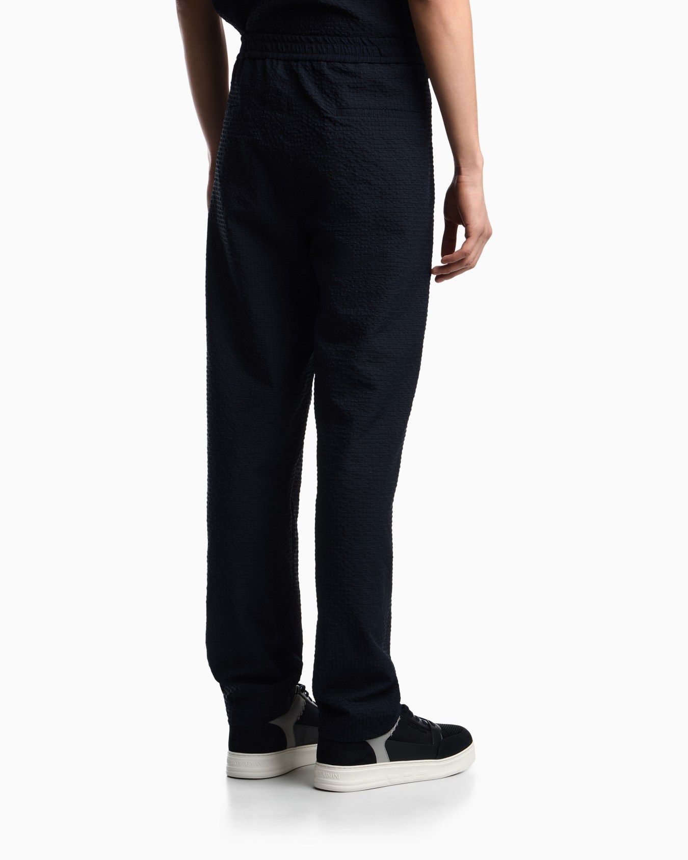 Icon technical seersucker trousers Slide 5