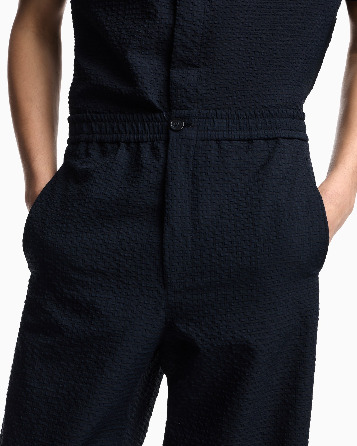 Icon technical seersucker trousers Slide 6