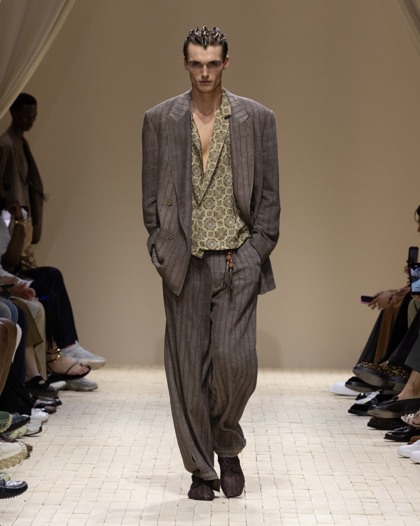 Double-breasted jacket in cold-dyed canneté fabric Slide 1
