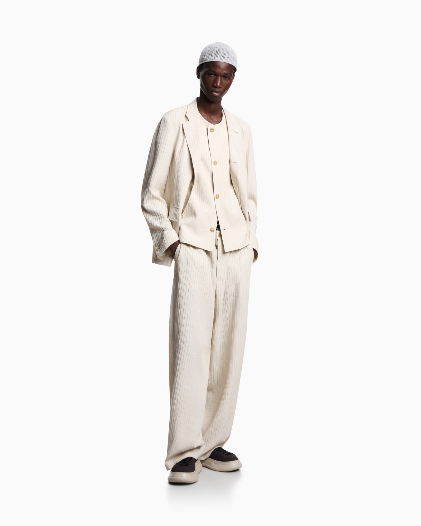 Single-breasted jacket in embossed wrinkle-effect jacquard Slide 2