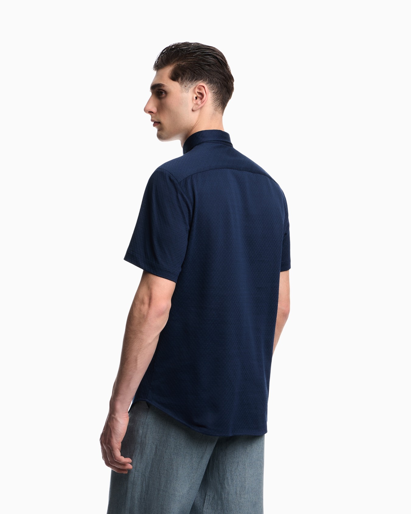 Short-sleeved, garment-dyed jersey shirt Slide 3
