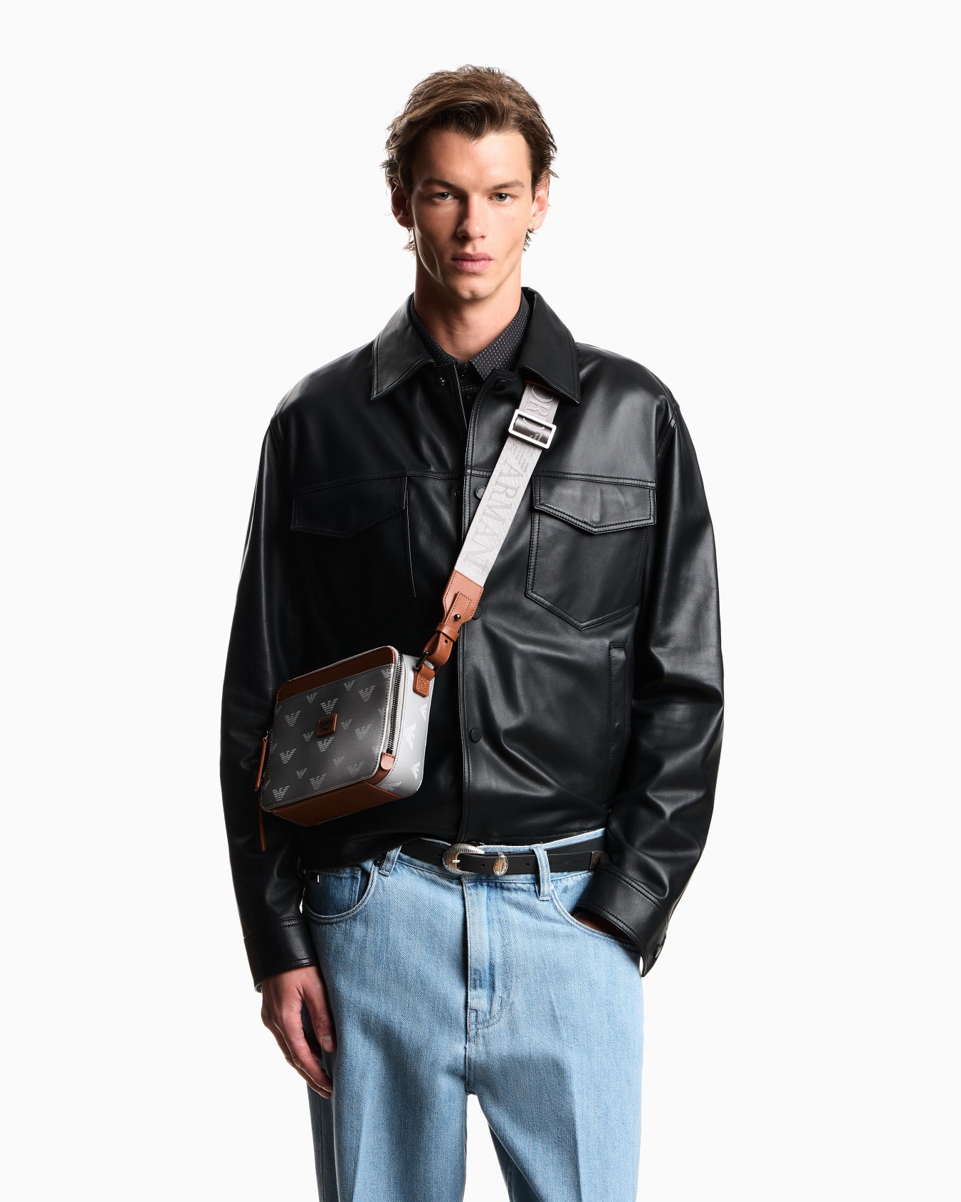 Minibolso de lona revestida con motivo integral de águila Diapositiva 5