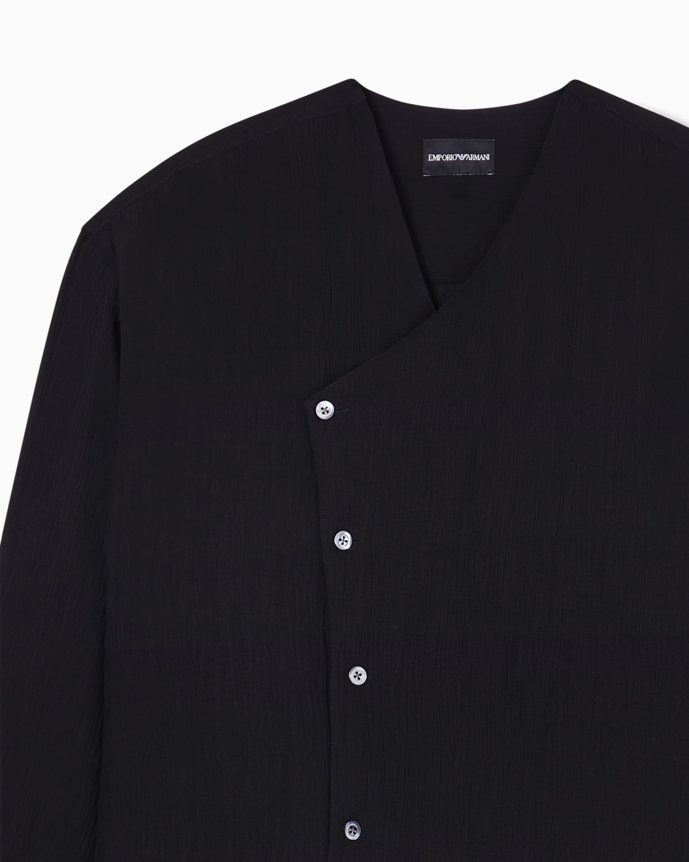 Shirt with off-centre closure in crêpe fabric Slide 4