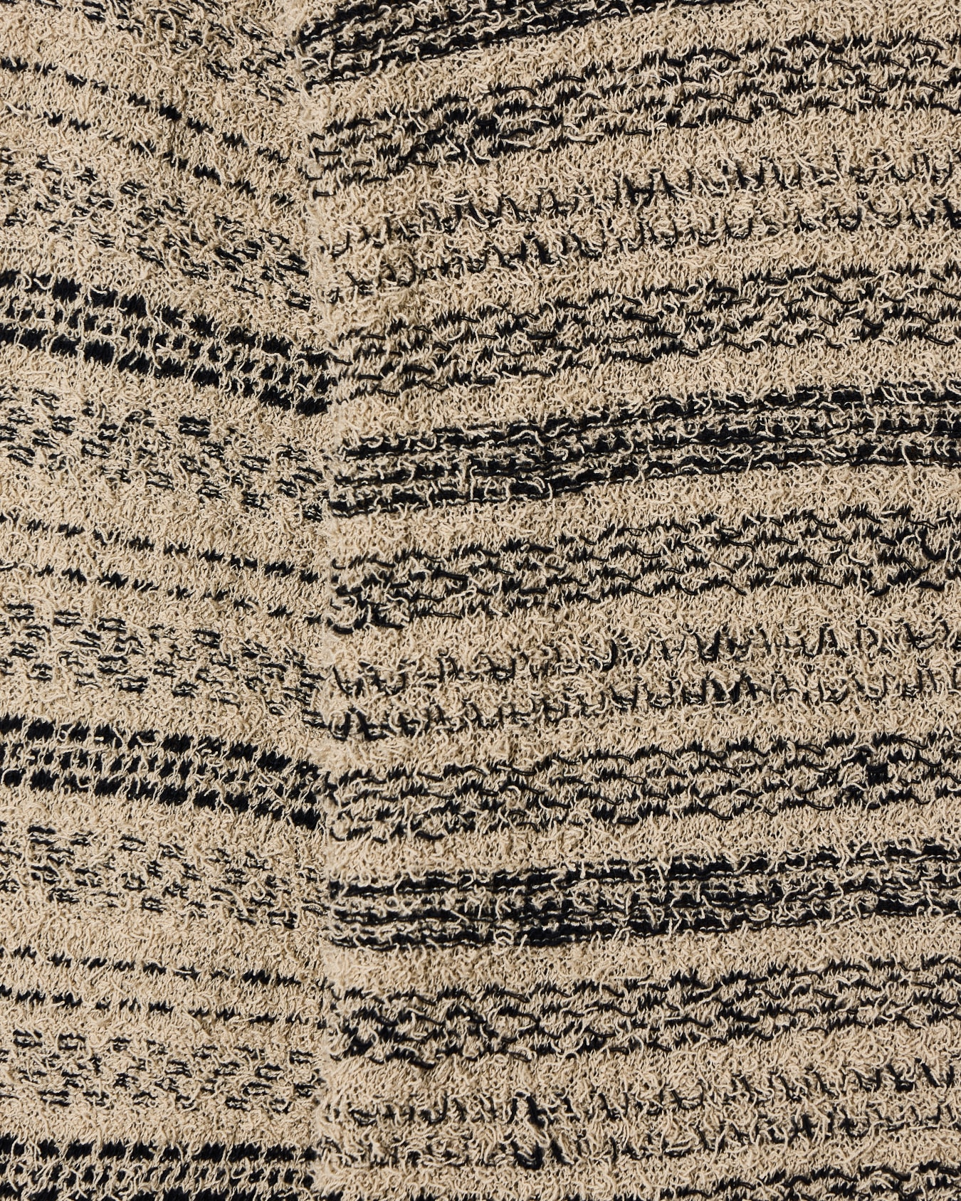 Crewneck sweater with knitted weaves Slide 4