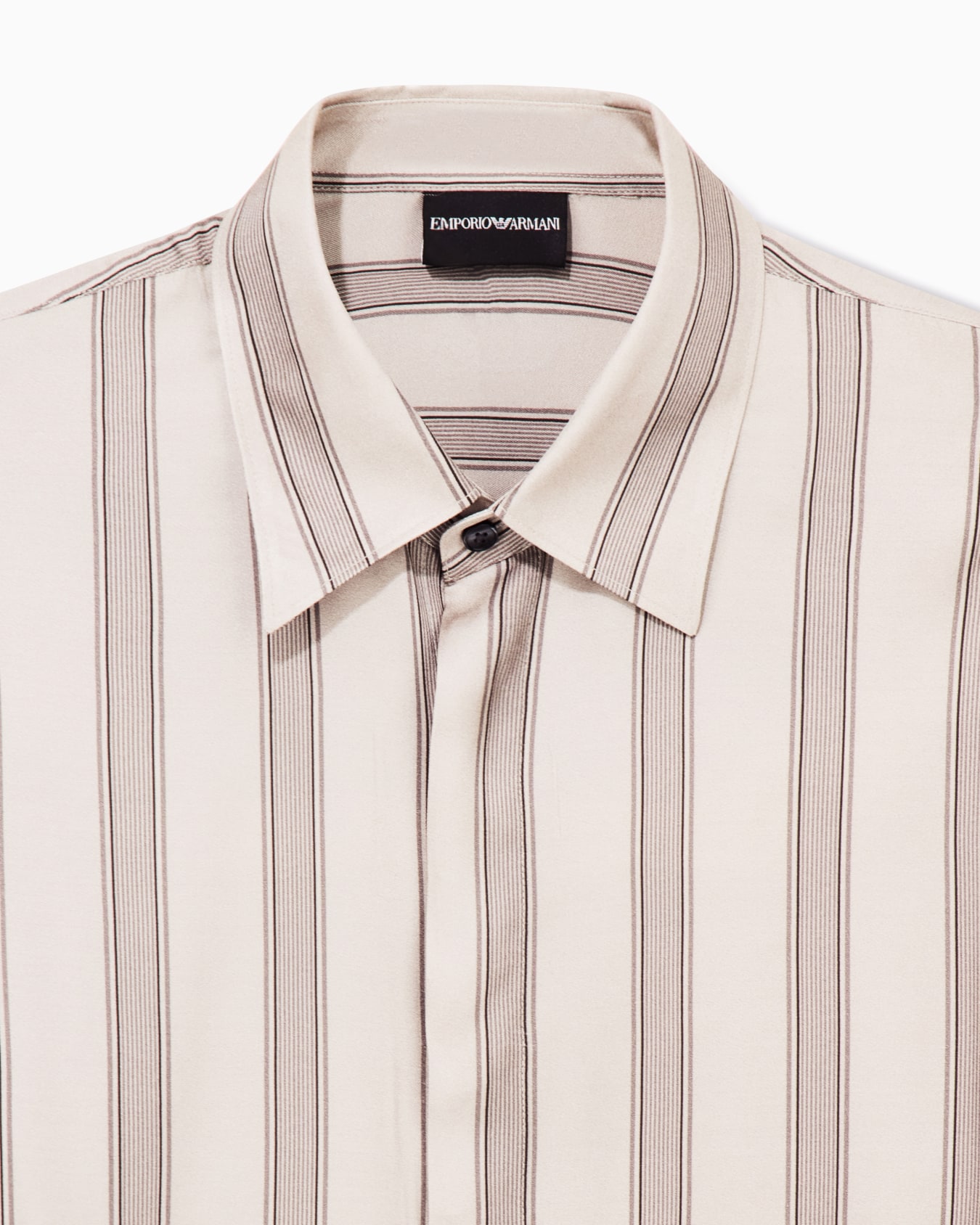 Comfort-fit, fluid viscose shirt with an all-over print Slide 4