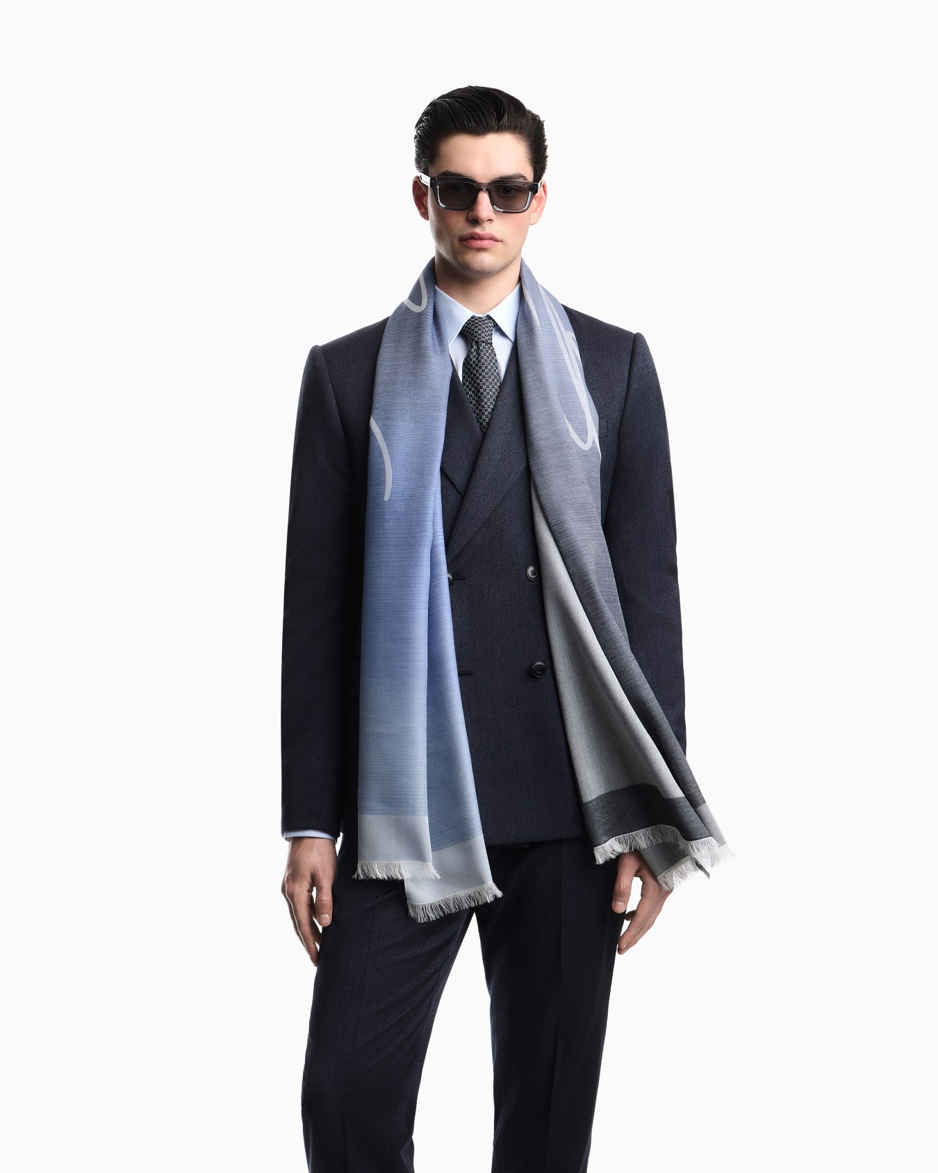 Stole with jacquard logo lettering Slide 2