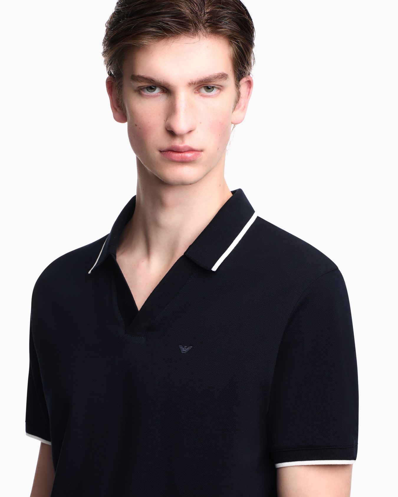 V-neck piqué polo shirt Slide 5