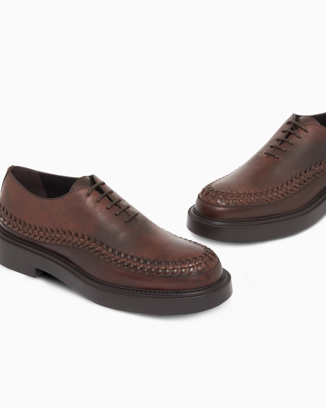 Lace-ups in buffed leather Slide 4