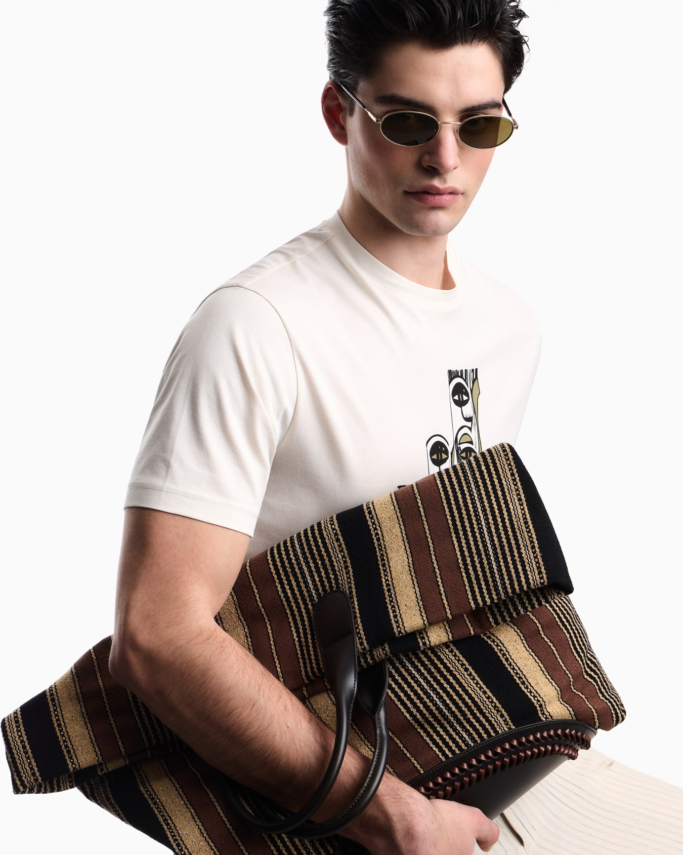 Shopper bag in vertical striped fabric Slide 5