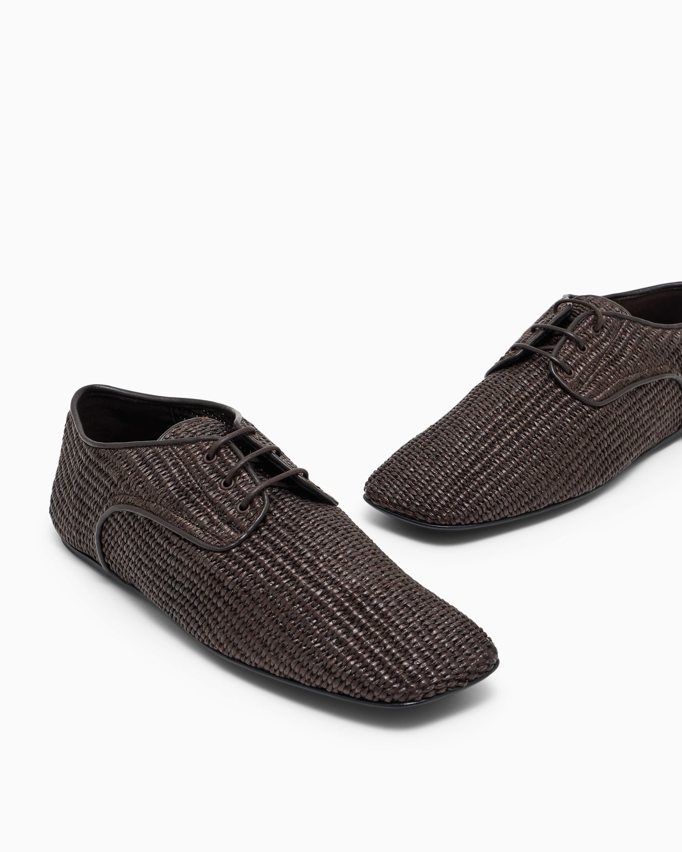 Lace-ups in woven raffia Slide 3
