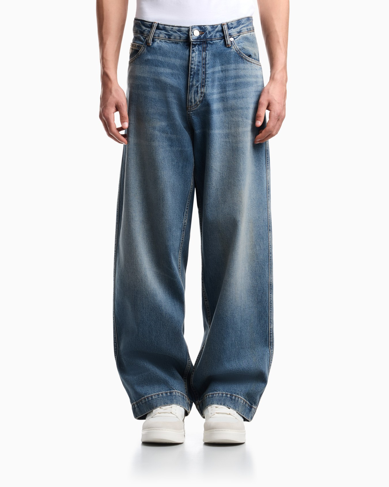 Jean J90 coupe ample en denim Armani Jeans Diapositive 2