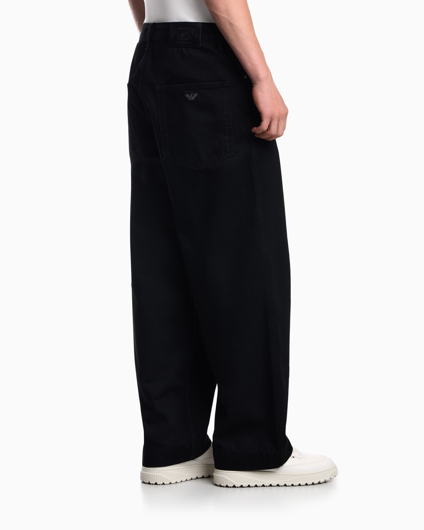 Wide-leg five-pocket jeans in light enzyme wash denim Slide 5
