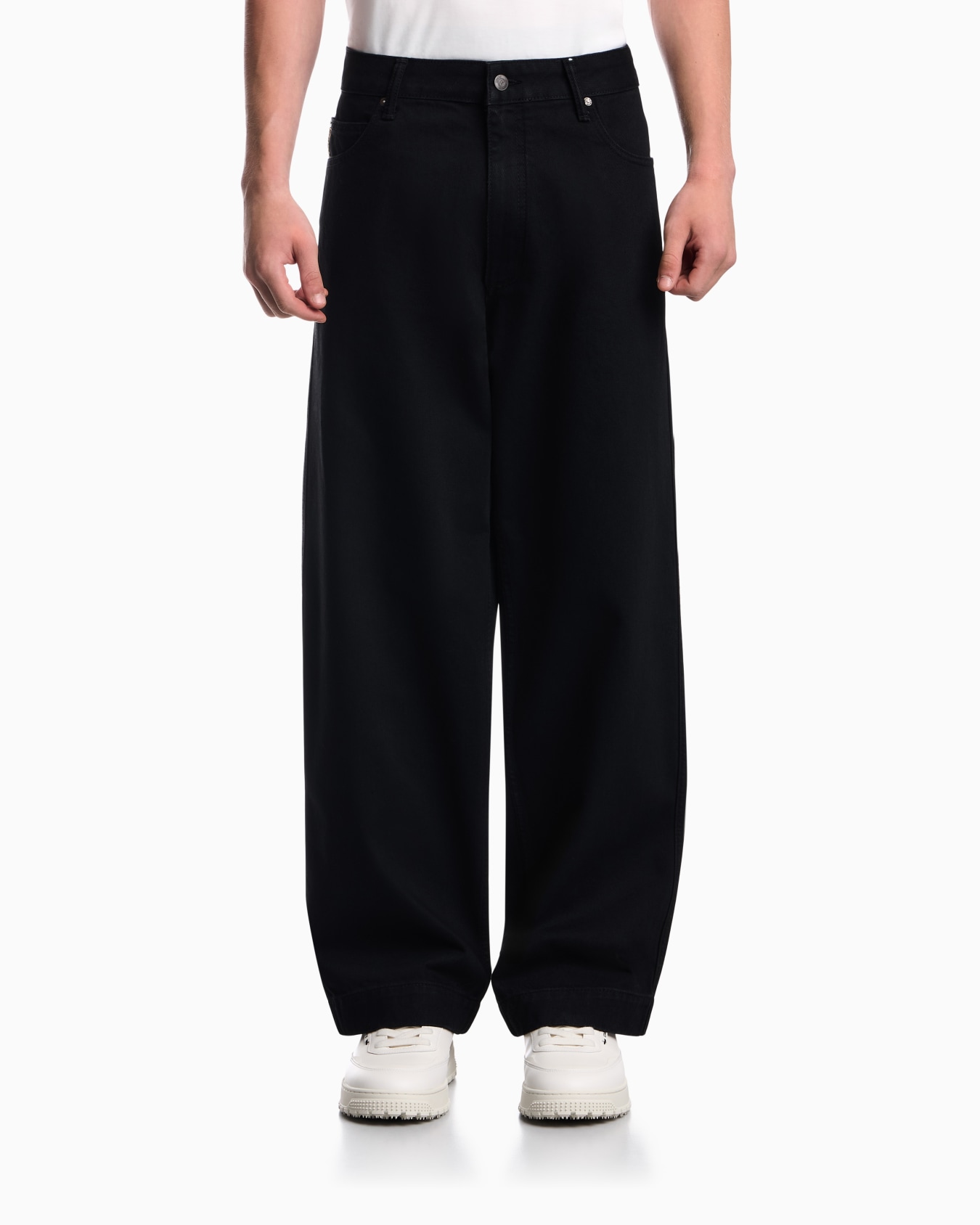Wide-leg five-pocket jeans in light enzyme wash denim Slide 3