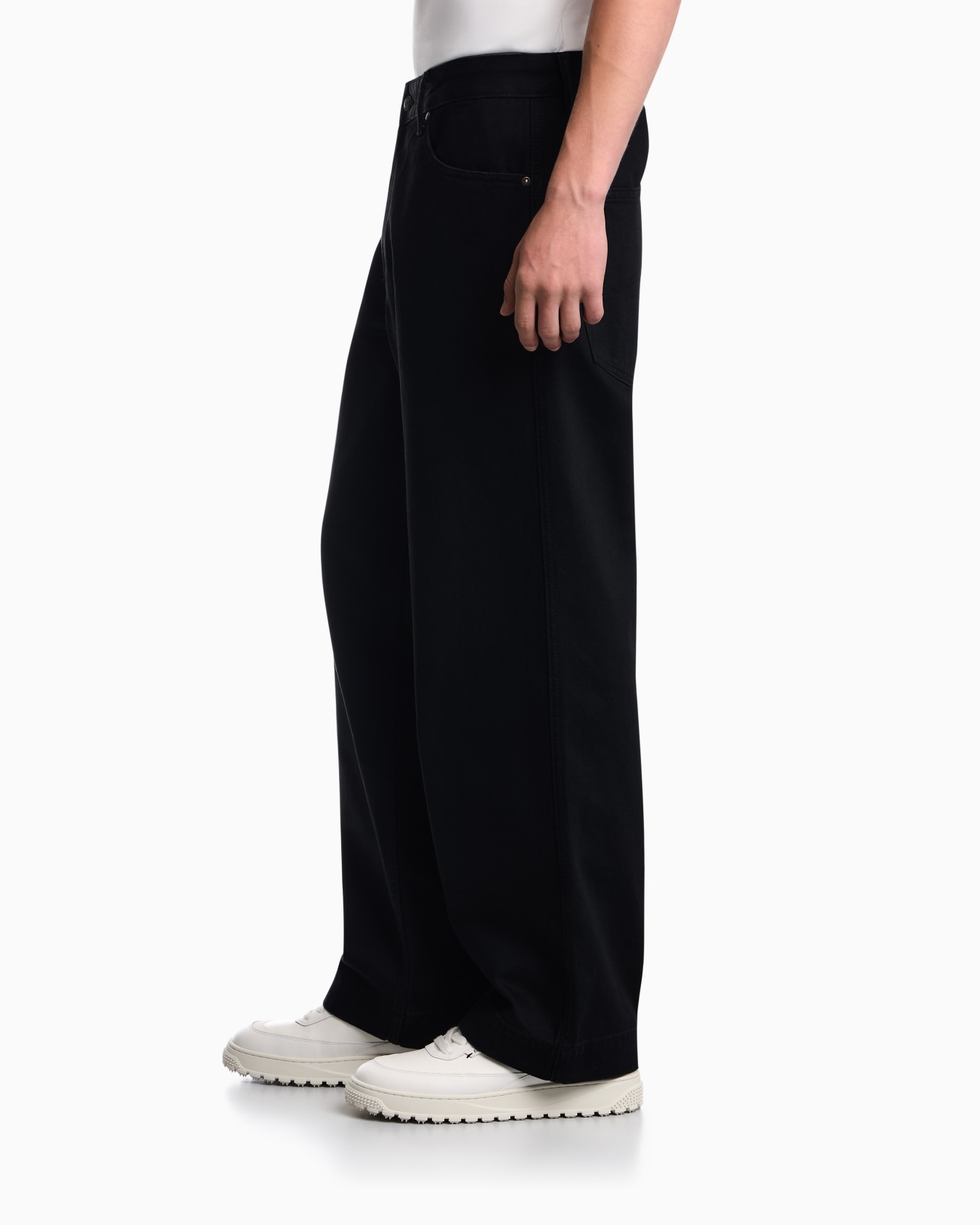 Wide-leg five-pocket jeans in light enzyme wash denim Slide 7