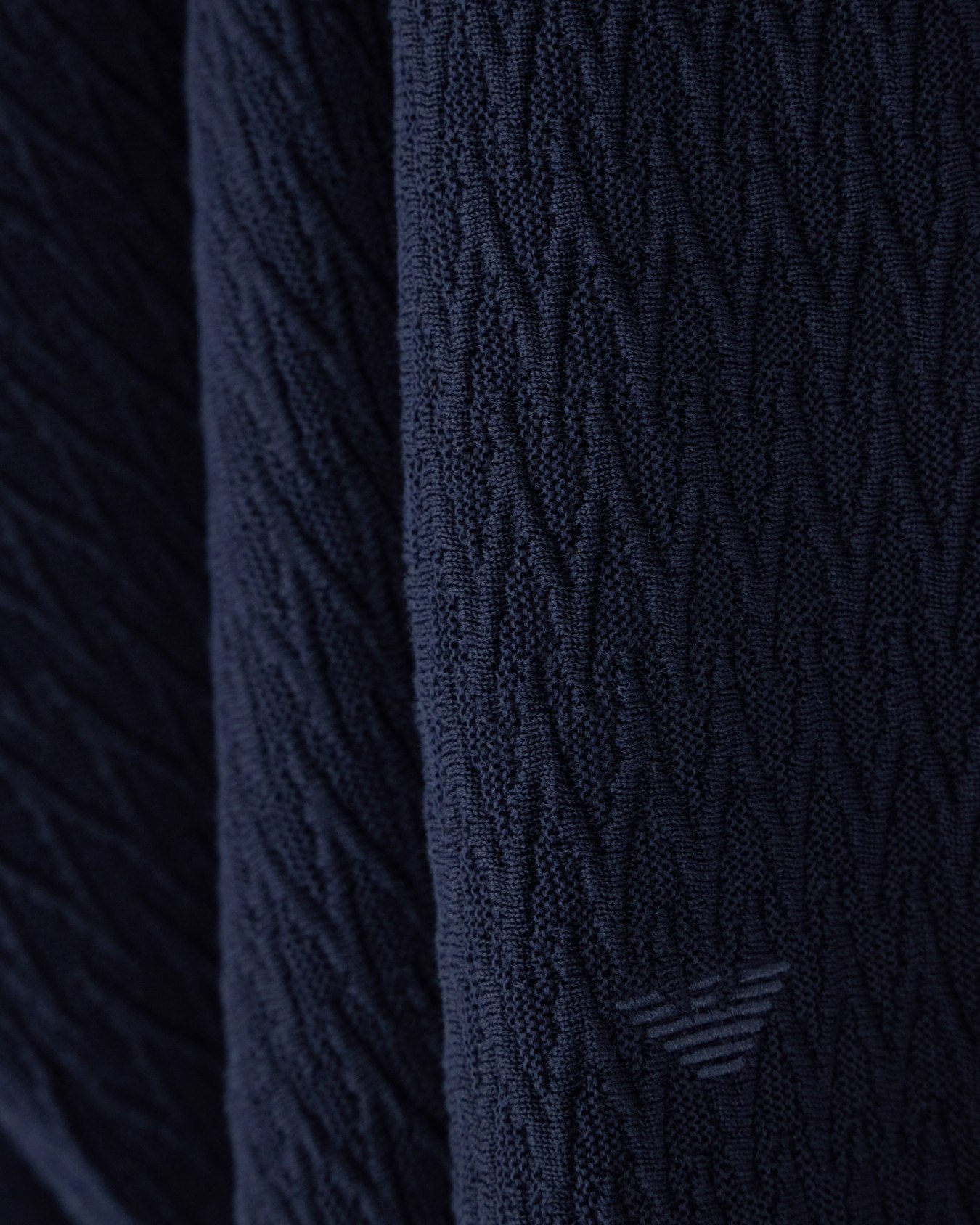 Chevron jacquard knit sweater Slide 4