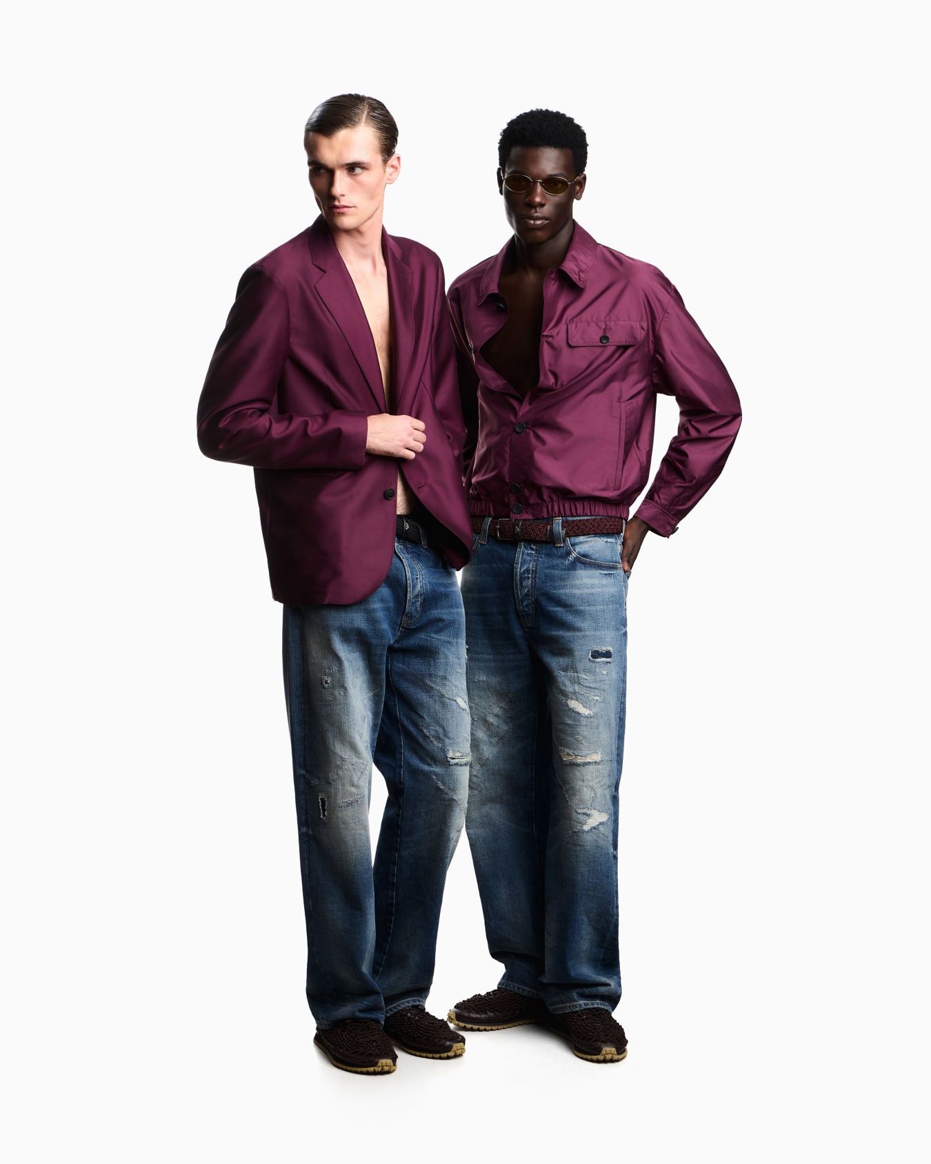 Jean ample à cinq poches en denim de coton avec effet usé Diapositive 1