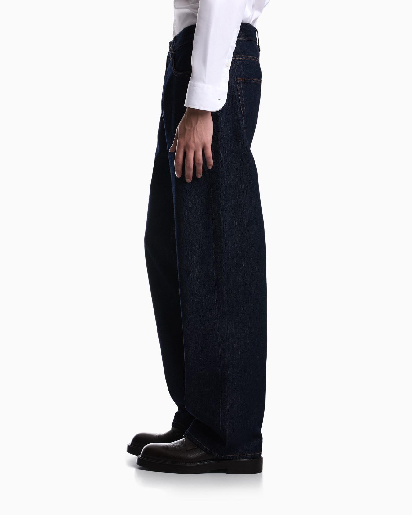 Straight-leg cotton denim jeans with a five-pocket design Slide 7