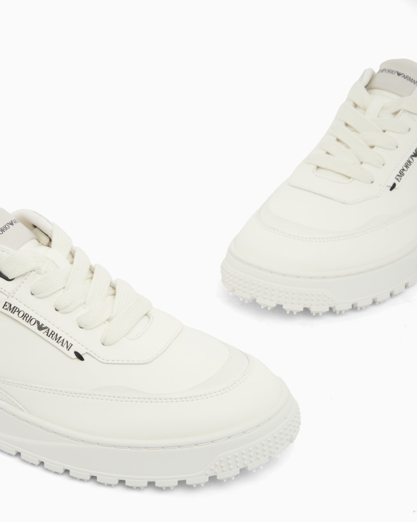 Smooth leather lace-up sneakers with a textured rubber sole Slide 4