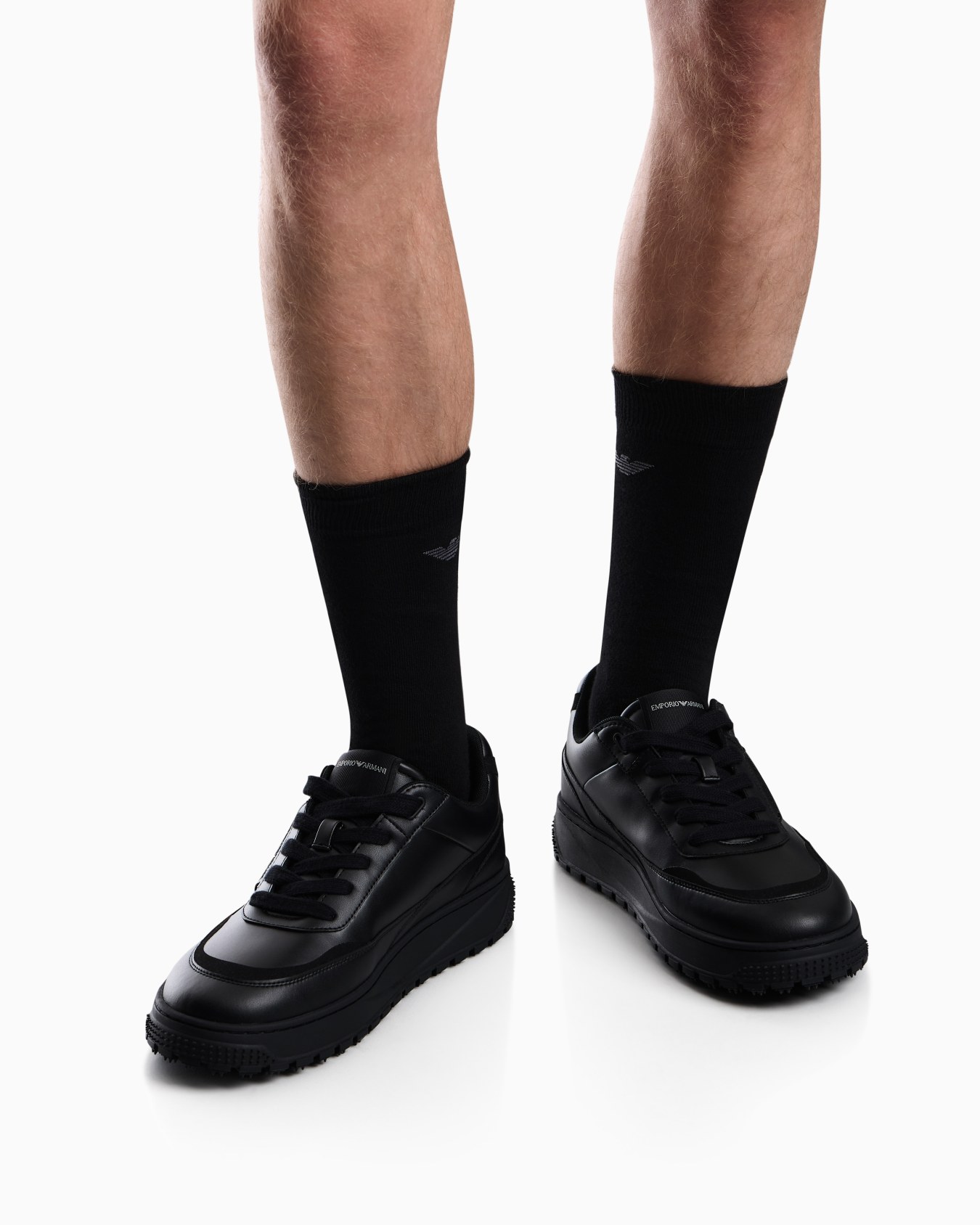 Baskets basses en cuir lisse avec semelle crantée Diapositive 6