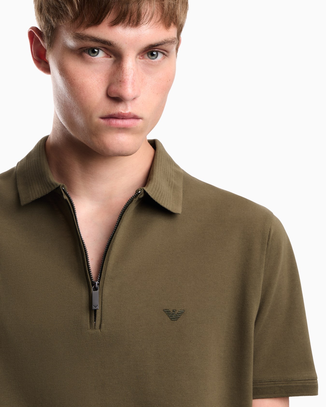 Polo shirt in piqué with partial zip Slide 6