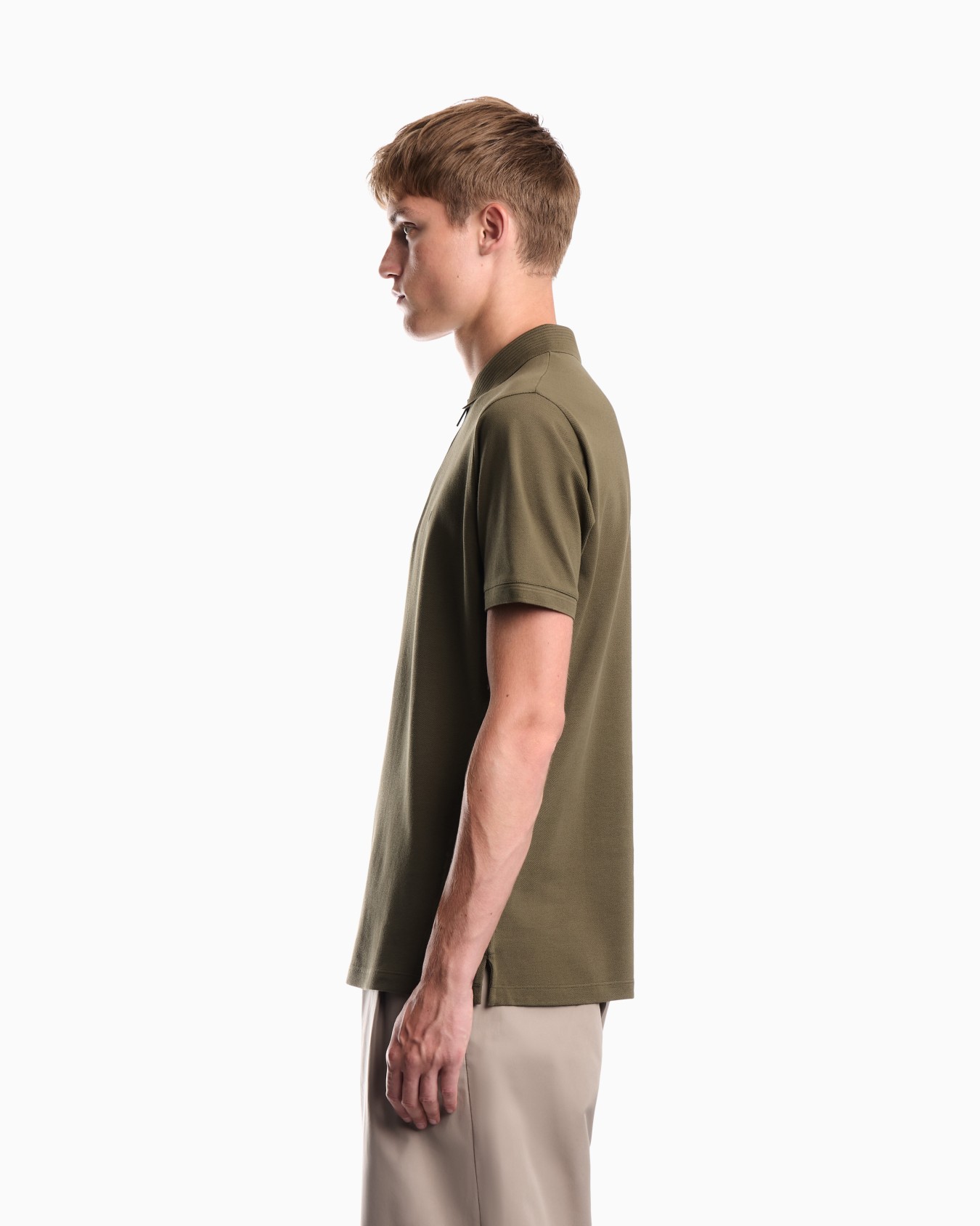 Polo shirt in piqué with partial zip Slide 7