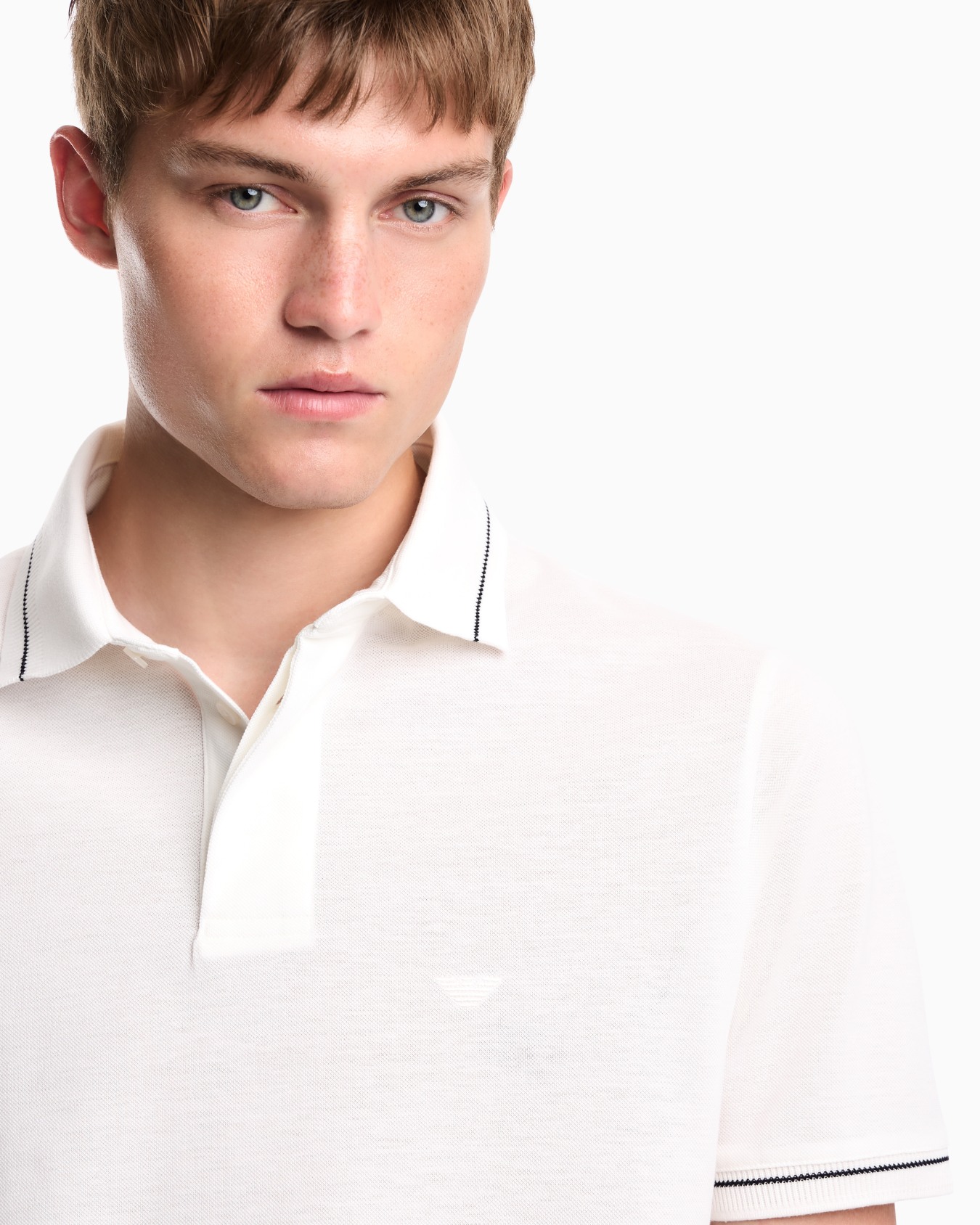 Piqué polo shirt with stripe detail on the collar Slide 6