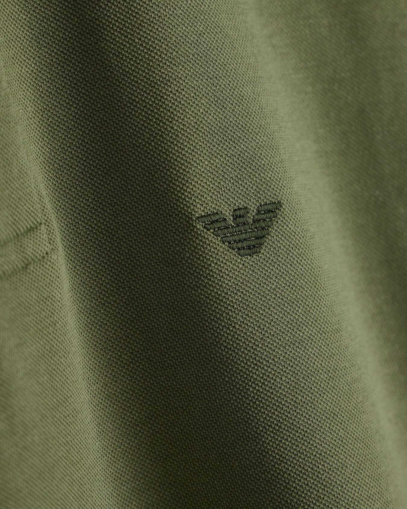 Piqué polo shirt with stripe detail on the collar Slide 4