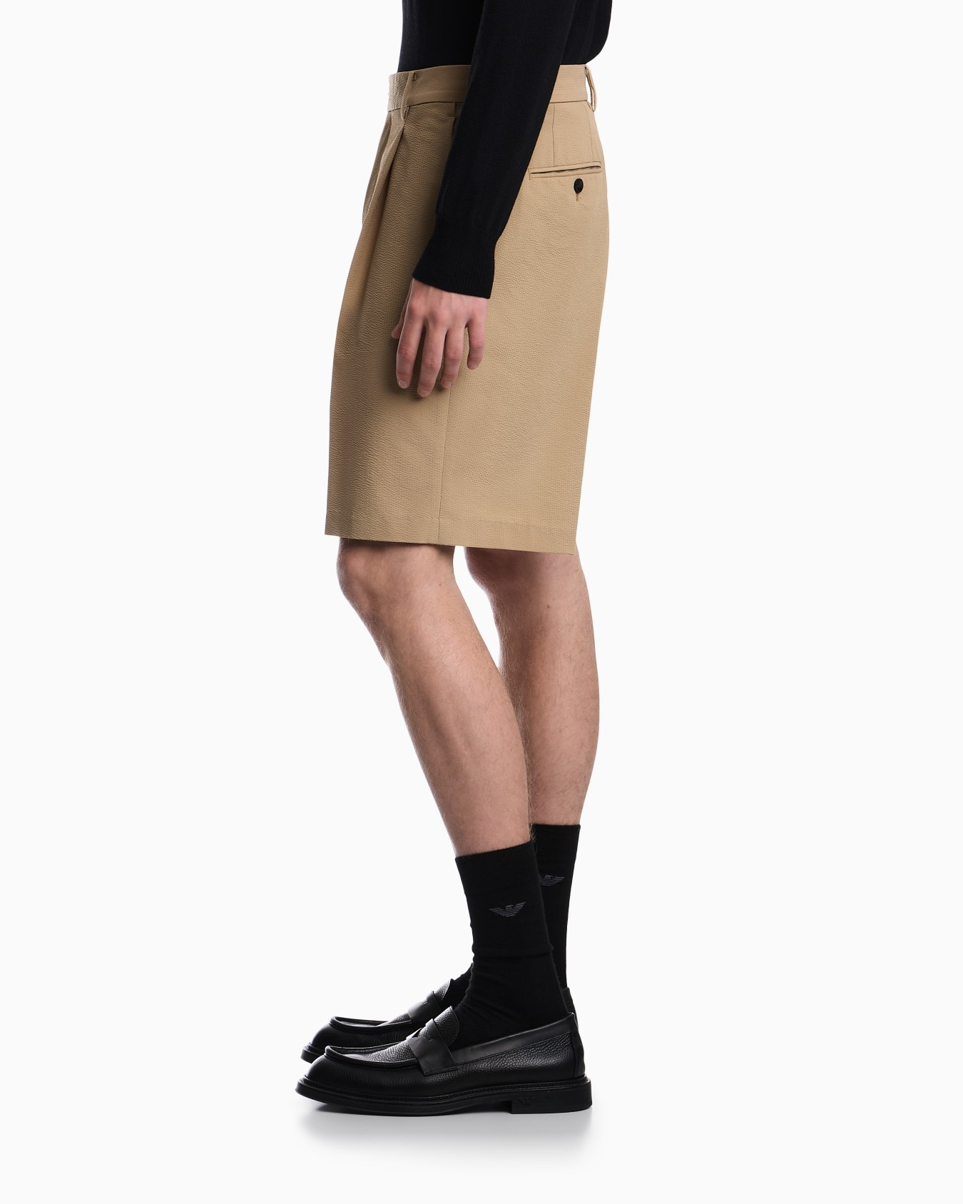 Bermuda shorts in seersucker with down and feather padding 슬라이드 7