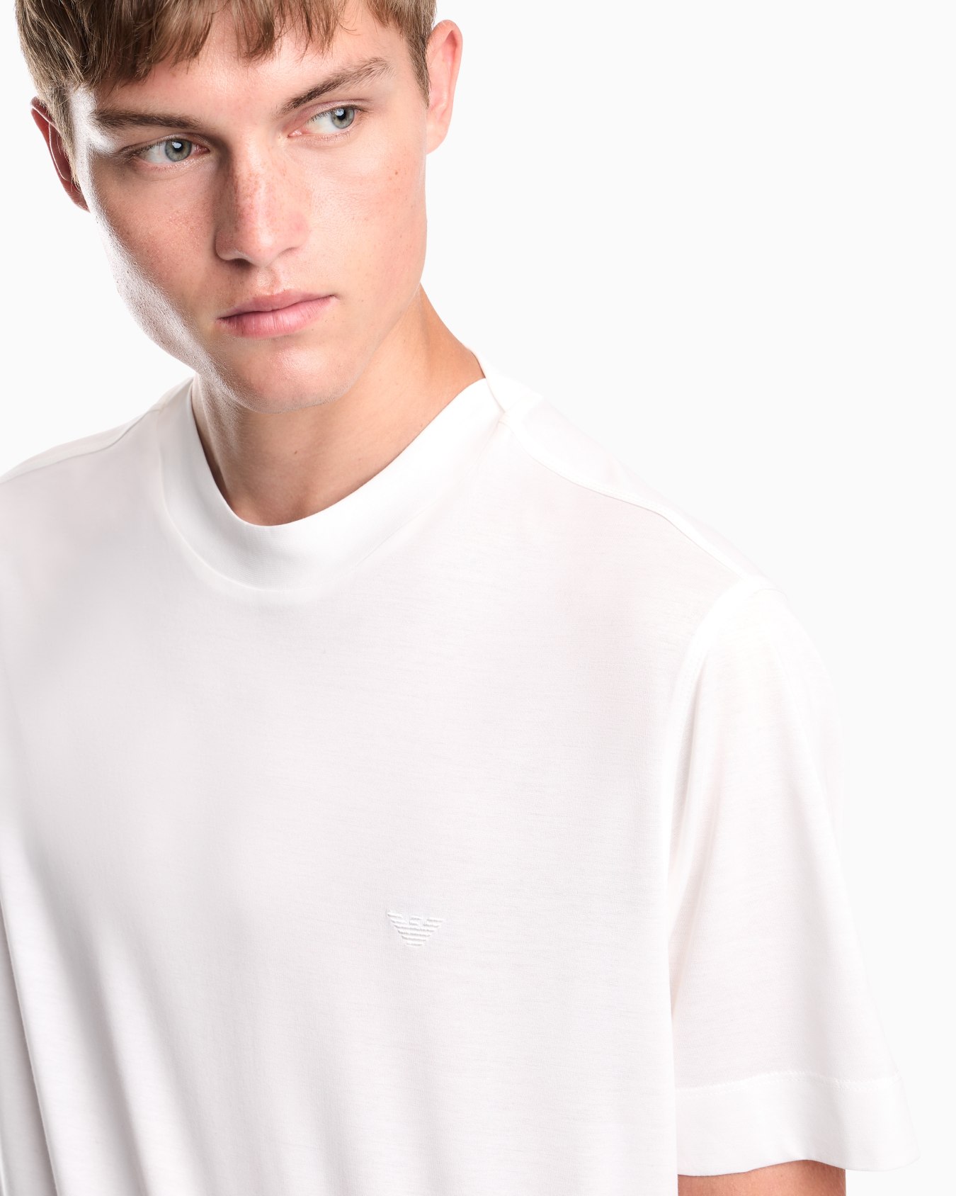 Jersey T-shirt with micro eagle embroidery Slide 6
