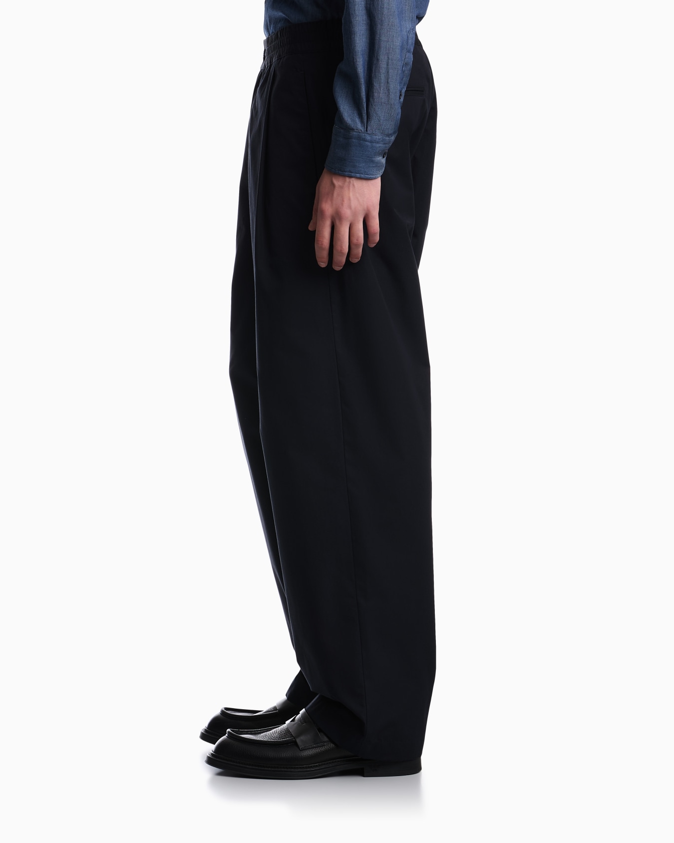 Regular fit cotton poplin trousers with elasticated waist Slide 7