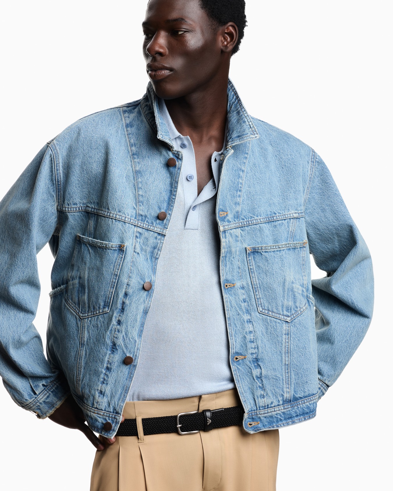 Blouson en denim de coton délavé avec boutons en métal Diapositive 2