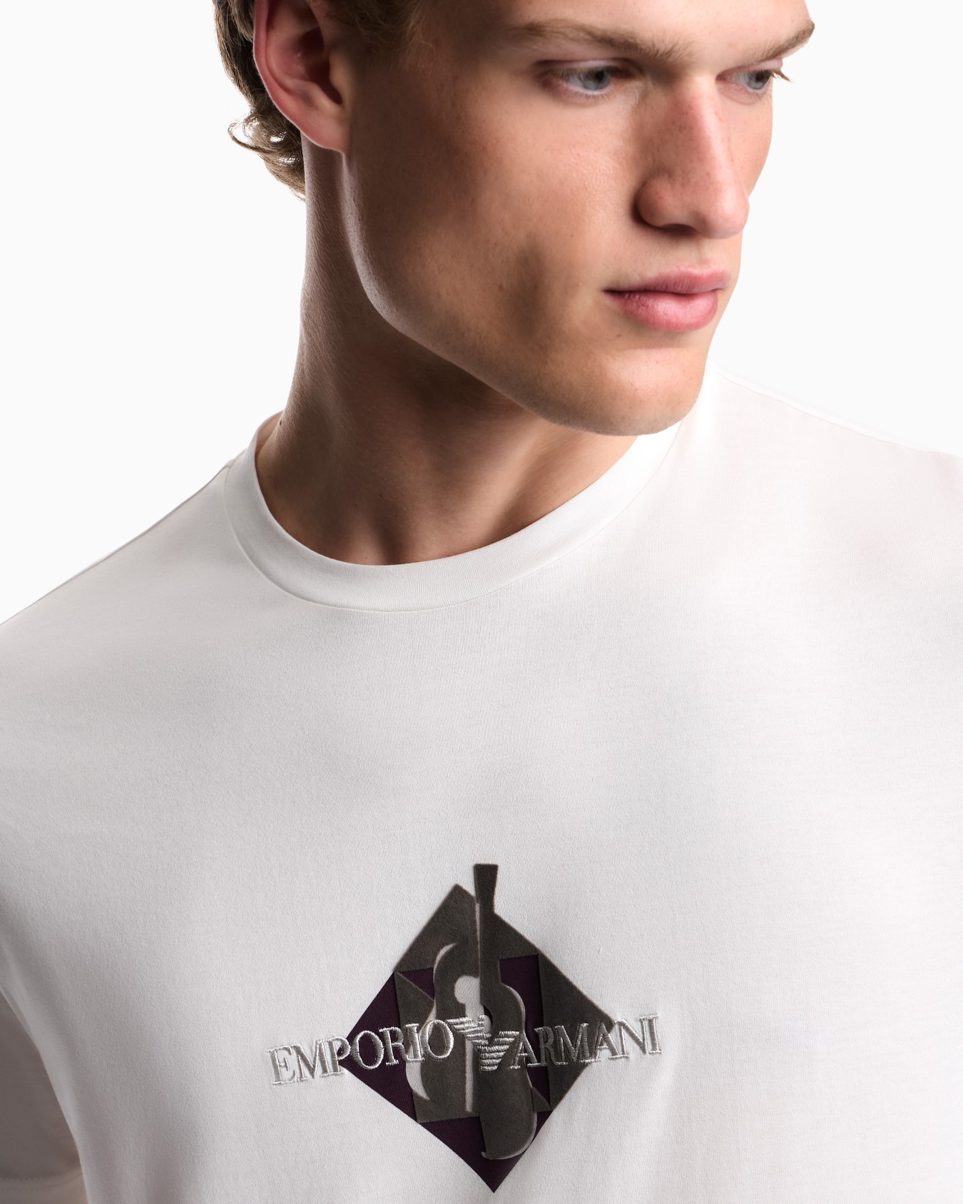Camiseta de algodón con estampado de guitarra en un rombo Diapositiva 6