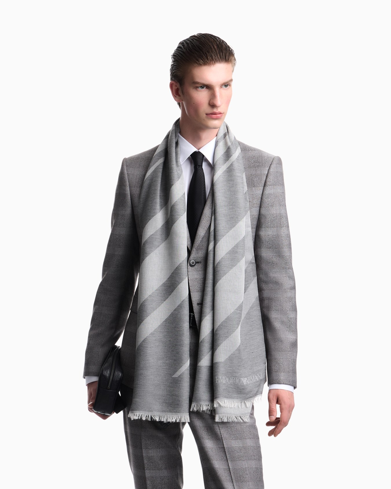 Stole in viscose and cotton with diagonal stripes and fringe Slide 2