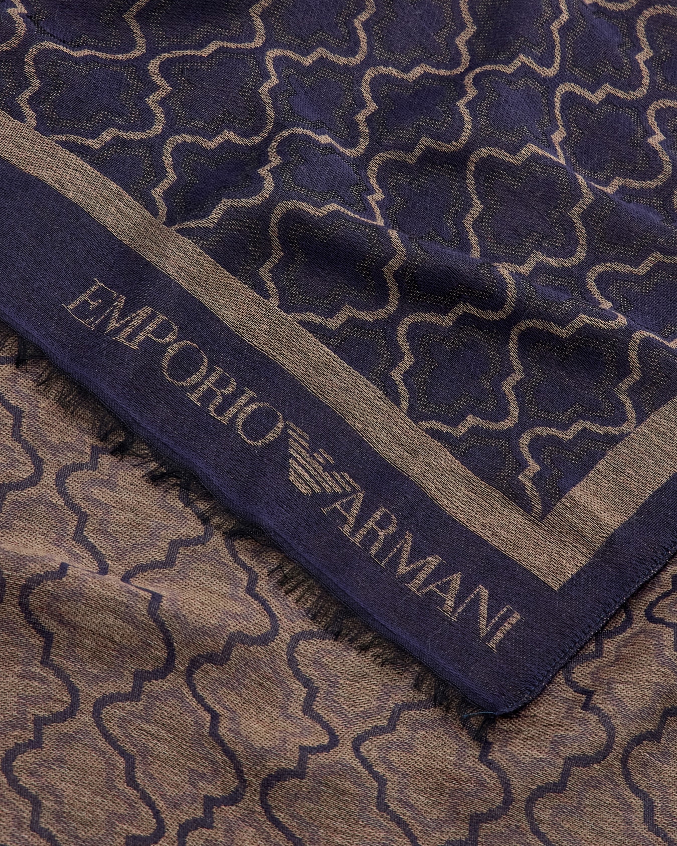 Stole in viscose and modal with a geometric pattern Slide 1