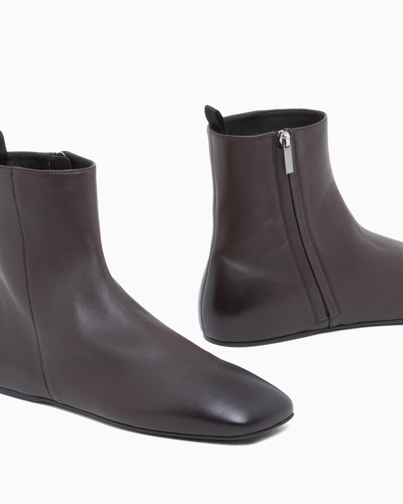 Smooth nappa leather ankle boots with a side zipper Slide 4