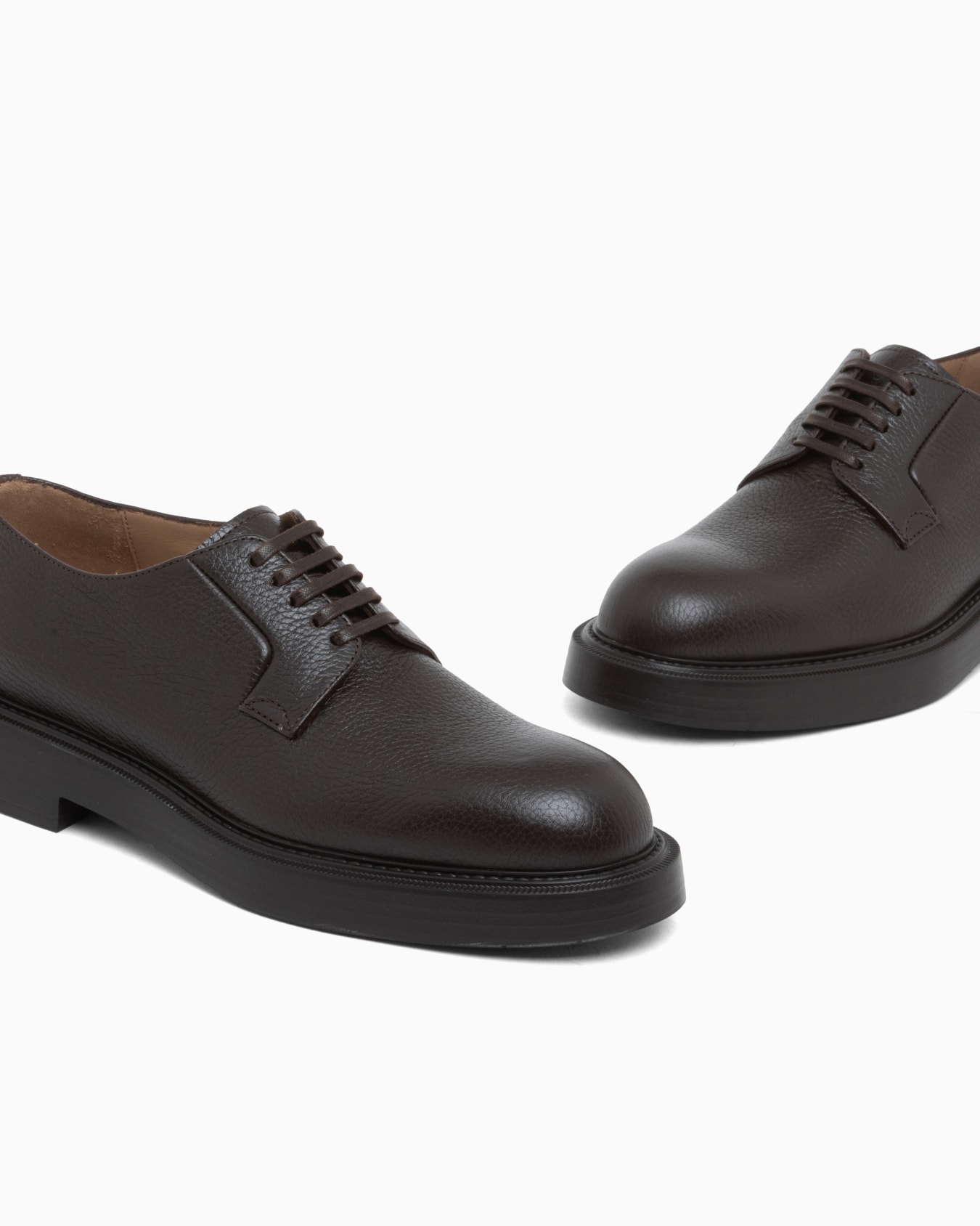 Lace-up shoes in grained leather with a rubber sole Slide 4