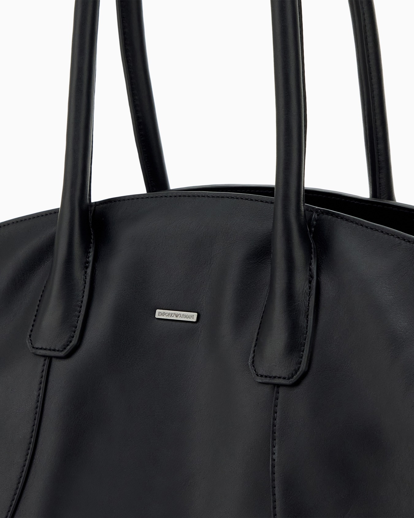 Leather tote bag with rounded handles and a smooth finish Slide 4