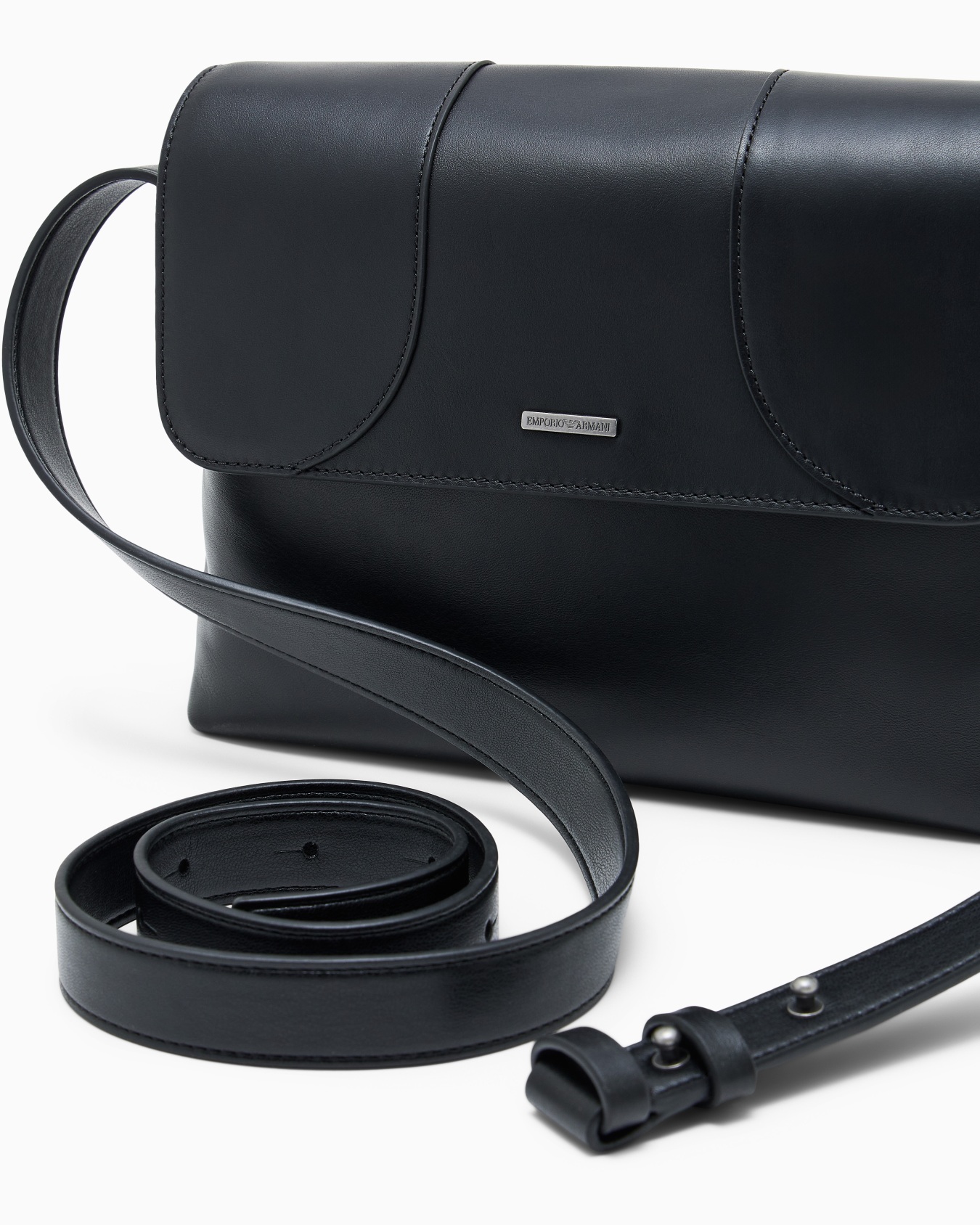 Crossbody bag in leather with magnetic flap closure Slide 4