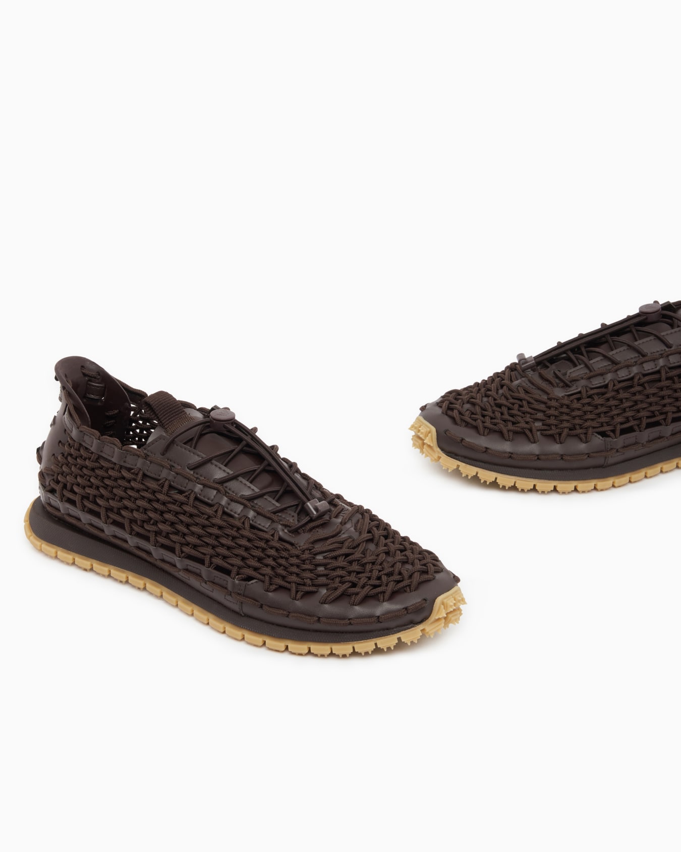 Sneakers with woven design and rugged rubber sole Slide 4