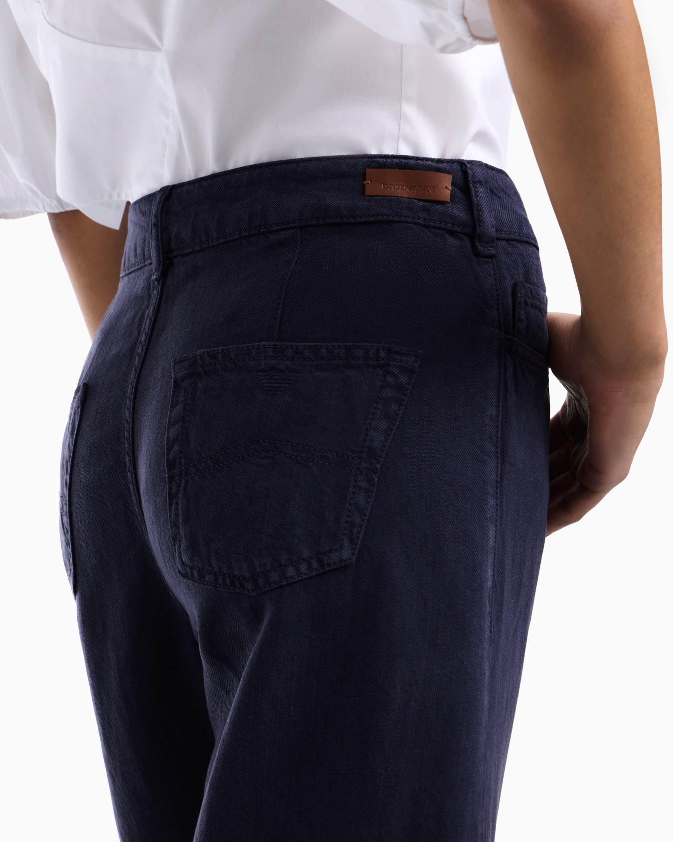 J33 regular-fit garment-dyed trousers in linen and Lyocell Slide 4