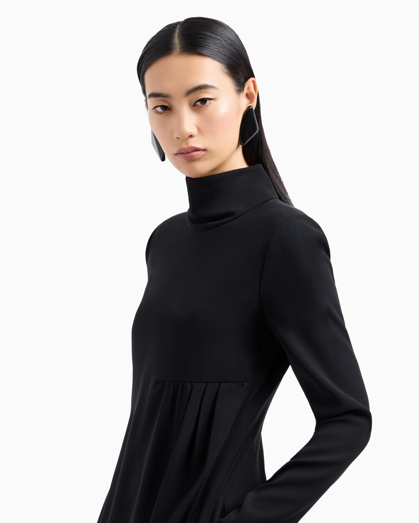 Kleid mit Rollkragen und Tulpensaum aus Techno-Cady Folie 4