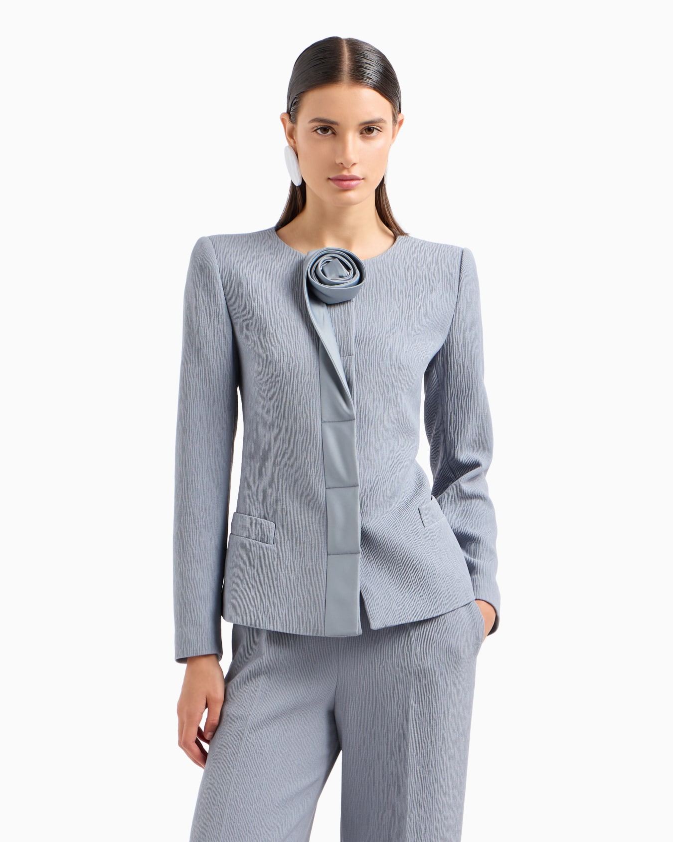 Veste en tissu technique stretch avec nervures et rose en satin Diapositive 1