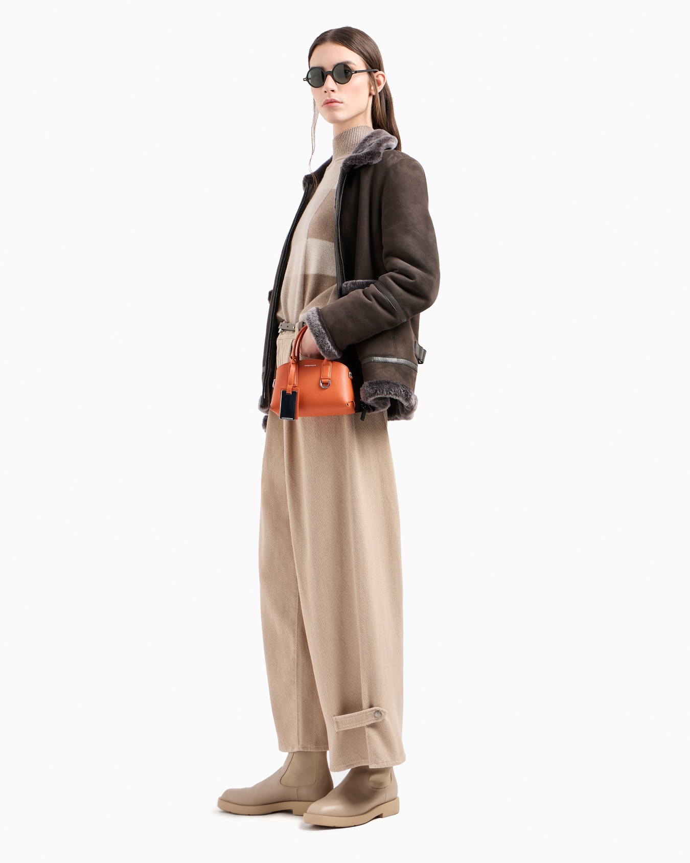 Icon high-waisted drill jeans with a wide leg and pleats Slide 4