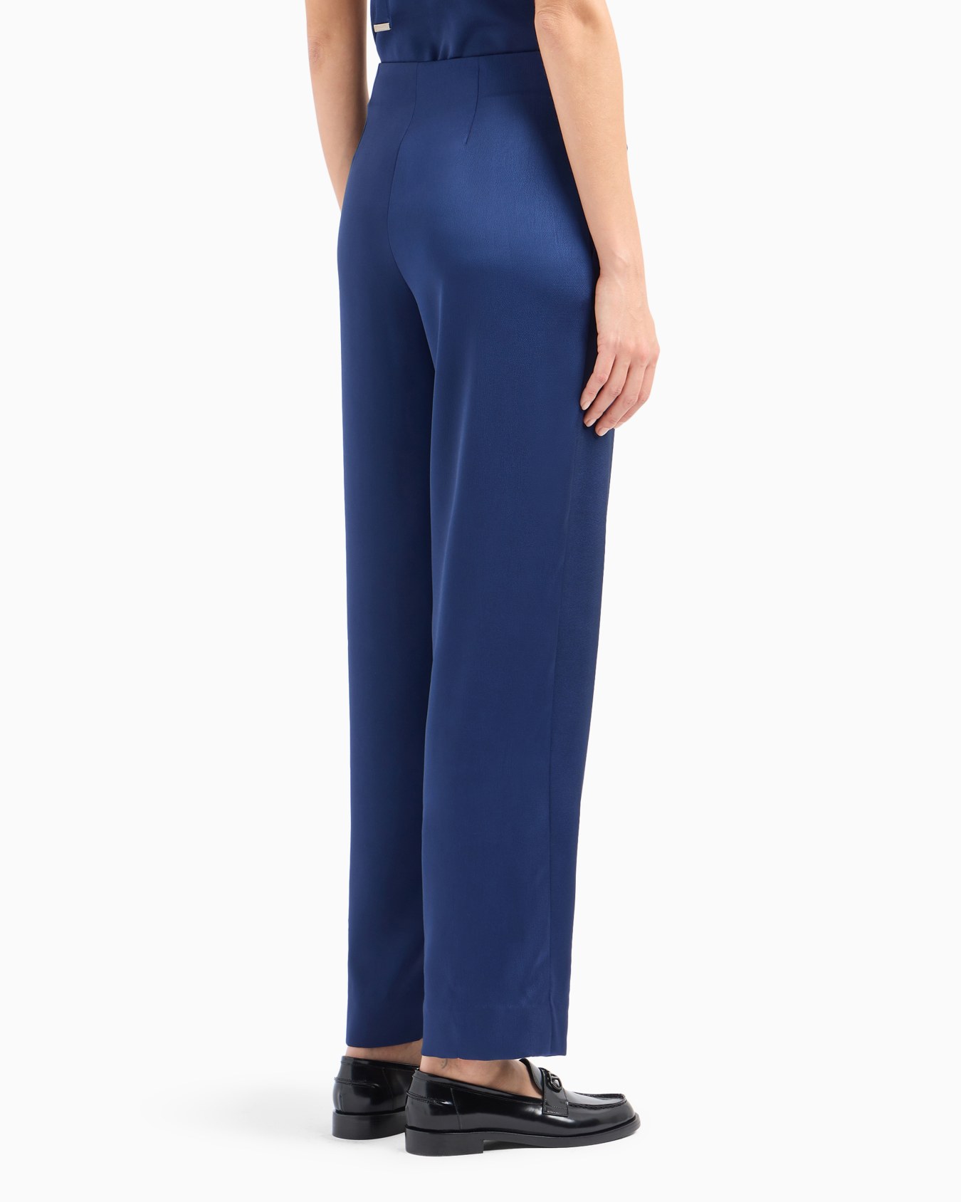 Pantalon à fronces et rubans noués en satin crêpe stretch Diapositive 3