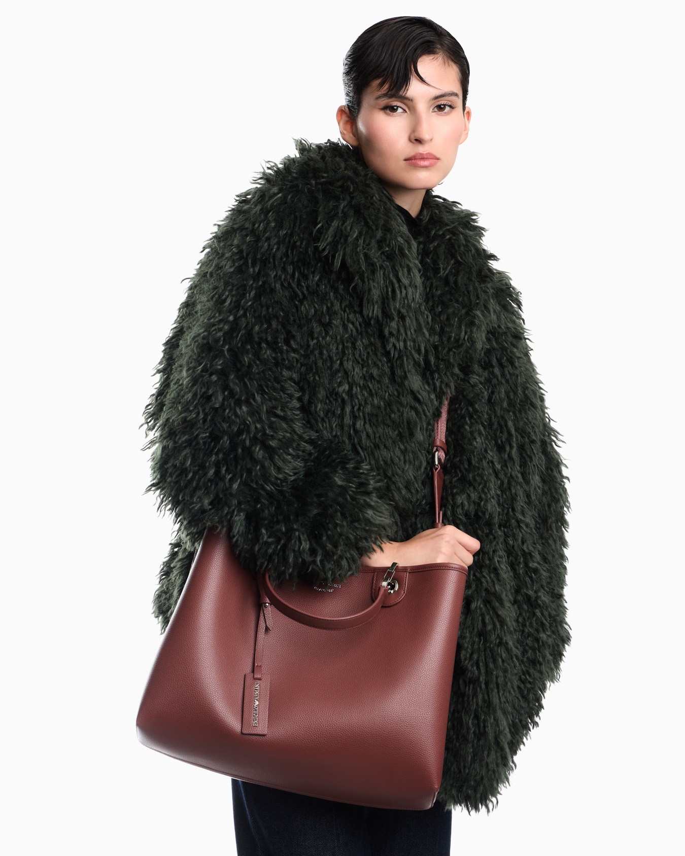 Shopping bag with a pebbled texture and dual top handles Slide 7